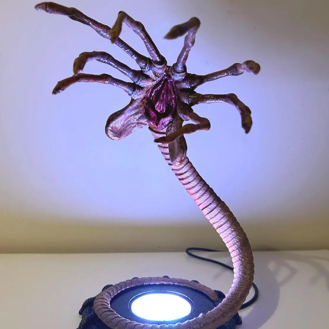Halloween Party Supplies - Alien Facehugger Lamp Nightlight, Flashing Halloween